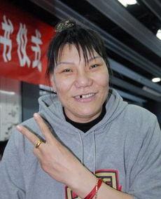 郑海霞生活照,篮球场上的女巨人，生活中的阳光女孩