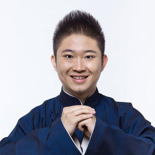 金霏相声演员,相声界的喜剧新星，笑谈人生百态